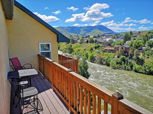 thumbnail: Balcony view