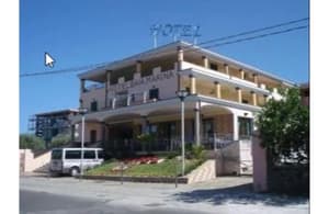 thumbnail: Front of property