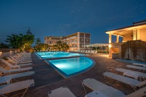 thumbnail: Outdoor pool