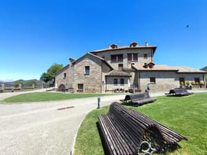 thumbnail: Exterior