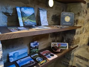 thumbnail: Interior detail