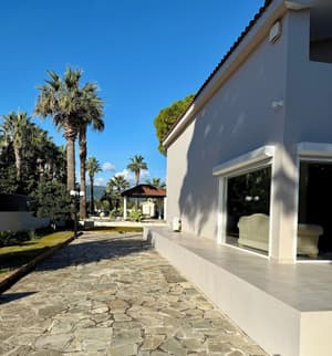 thumbnail: Exterior