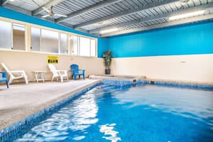 thumbnail: Pool