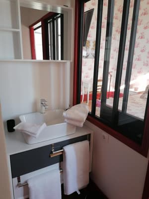 thumbnail: Breakfast area