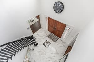 thumbnail: Interior entrance