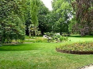 thumbnail: Property grounds