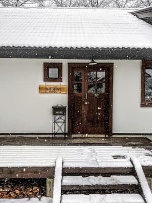 thumbnail: Front of property
