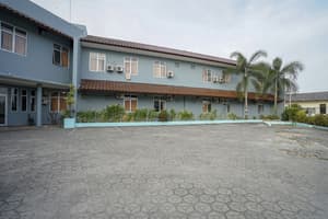 thumbnail: Exterior