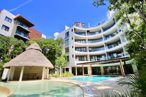 thumbnail: Exterior detail
