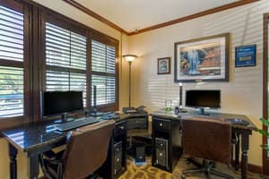 thumbnail: Business center