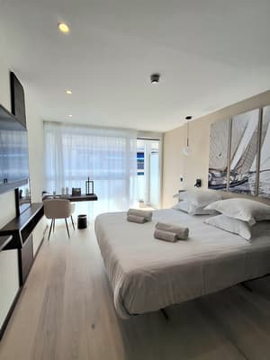 thumbnail: Room