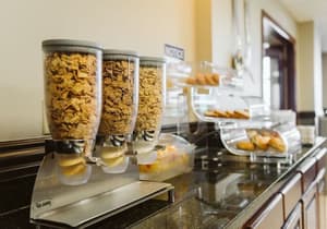thumbnail: Breakfast area