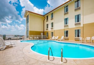 thumbnail: Outdoor pool
