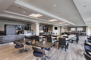 thumbnail: Bar (on property)