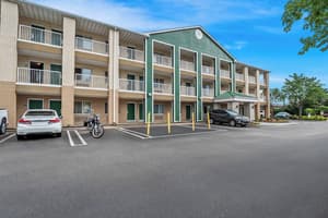 thumbnail: Exterior