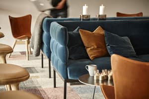 thumbnail: Lobby sitting area