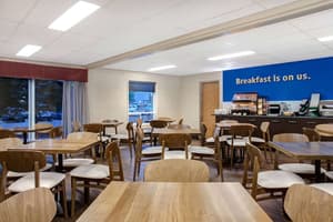 thumbnail: Breakfast area