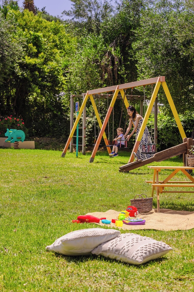Children's play area - outdoor
