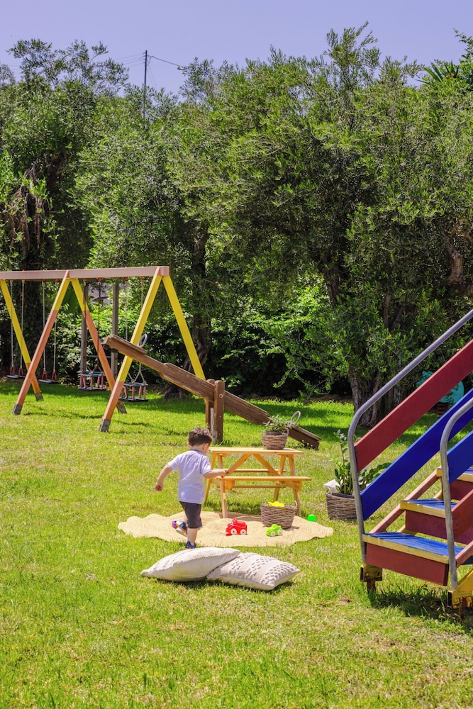 Children's play area - outdoor