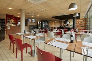 thumbnail: Restaurant