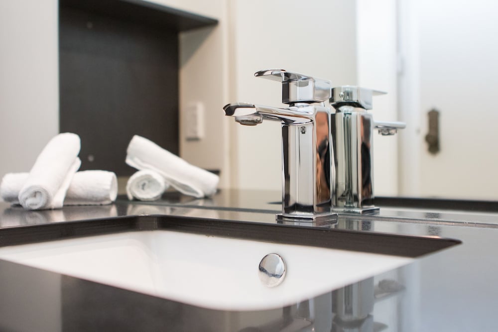 Bathroom sink