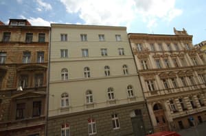 thumbnail: Front of property