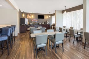 thumbnail: Breakfast area
