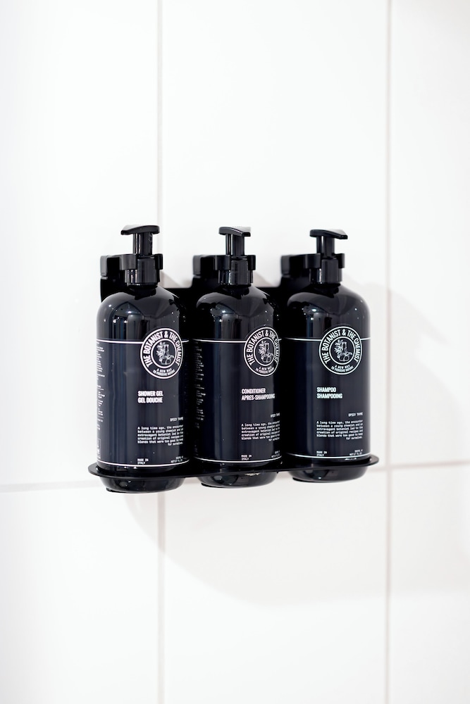 Bathroom amenities