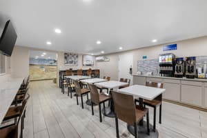 thumbnail: Breakfast area