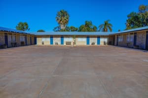 thumbnail: Exterior