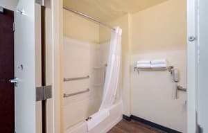 Extended Stay America Select Suites Orlando Maitland 1760 Pe