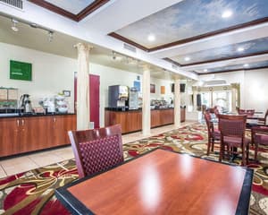 thumbnail: Breakfast area