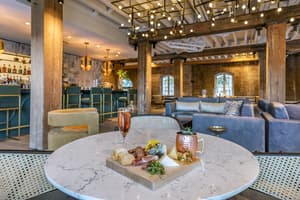 thumbnail: Restaurant
