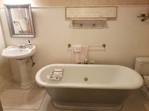 thumbnail: Deep soaking bathtub