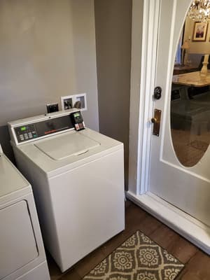 thumbnail: Laundry room