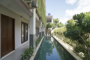 thumbnail: Outdoor pool