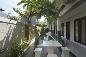 thumbnail: Outdoor pool
