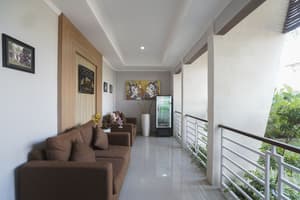 thumbnail: Interior