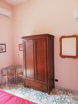 thumbnail: Room amenity