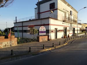 thumbnail: Front of property