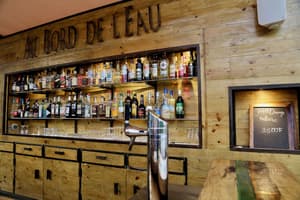 thumbnail: Bar (on property)