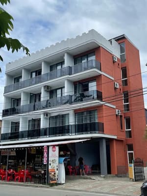 thumbnail: Front of property