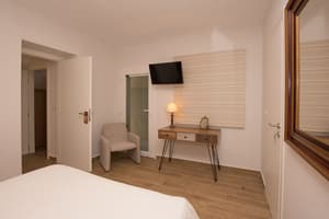 thumbnail: In-room dining