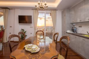 thumbnail: In-room dining