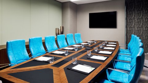 Our boardroom awaits you to celebrate your meetings