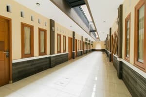 thumbnail: Hallway