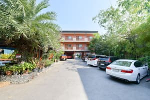 thumbnail: Exterior