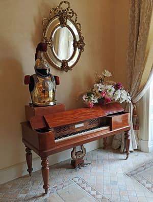 thumbnail: Interior detail