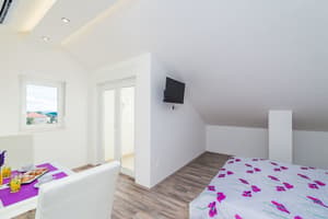 thumbnail: In-room dining