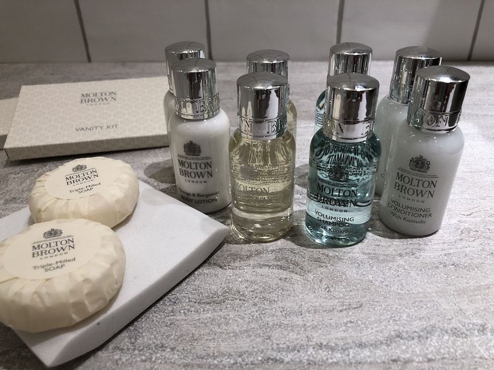 Bathroom amenities